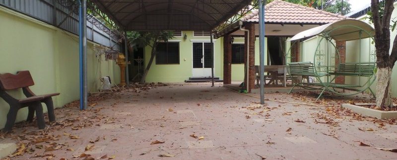 Villa for rent in Toul Kork (2)