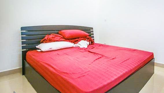 2 bedrooms apartment on corner near riverside (7)