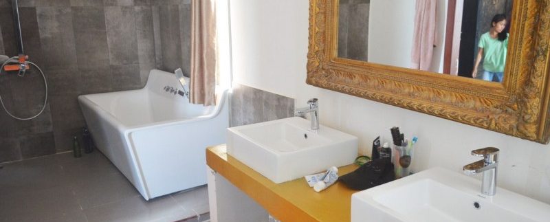 Beautiful villa with pool in Daun Penh for sale (6)