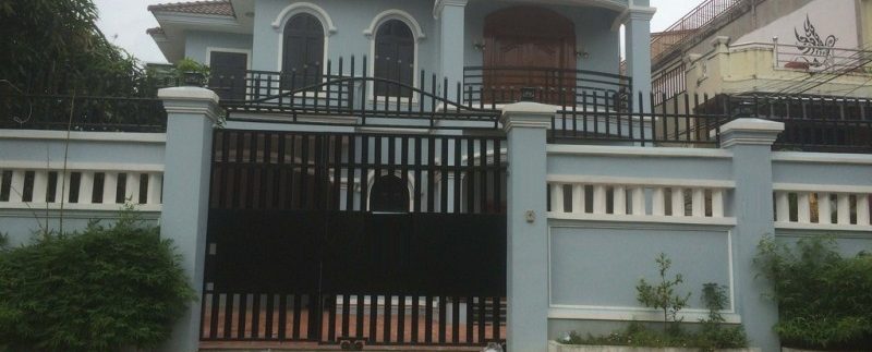 4 bedrooms villa for rent in Chamkamon (1)