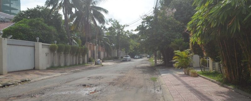 5-bedroom Villa for rent in Toul Kork (2)