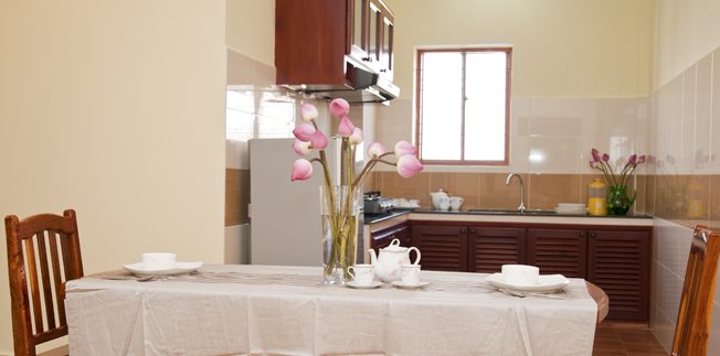 2 Bedrooms Apartment - Dining Area with Kitchen 1