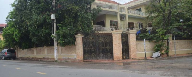Corner villa For Rent In Toul kork (2)