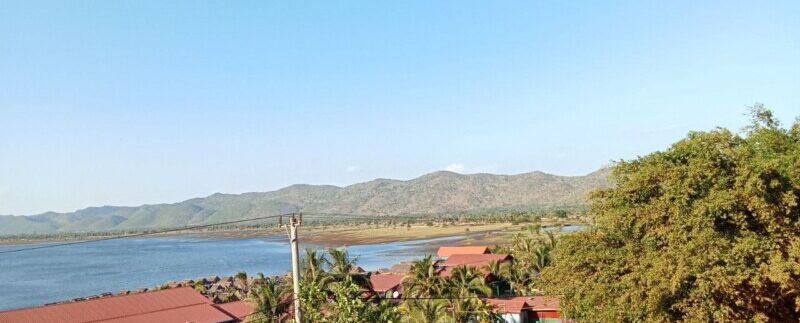 Holiday Home for Sale in Romleach Lake, Kampot!