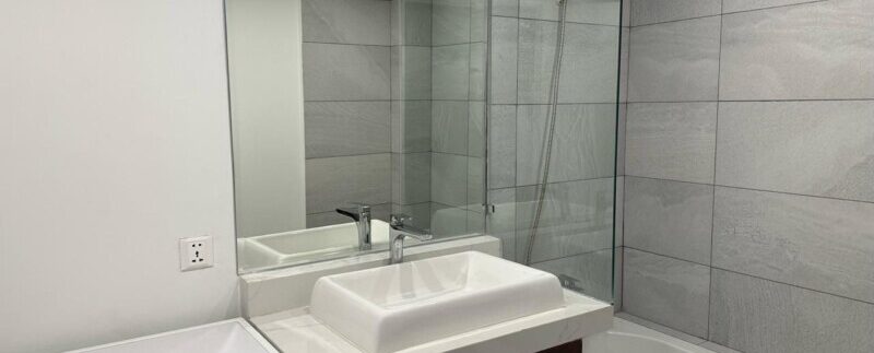 3 Bedroom apartment for rent riverside facing on the high floor bathroom