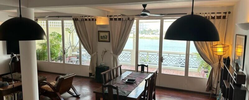 3 Bedroom apartment for rent riverside facing on the high floor - dinning