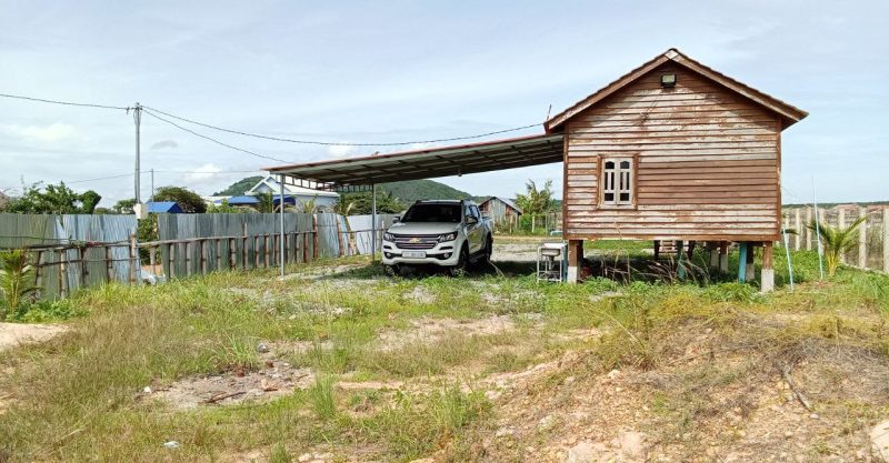 Weekend Home & Land for Sale in Kep