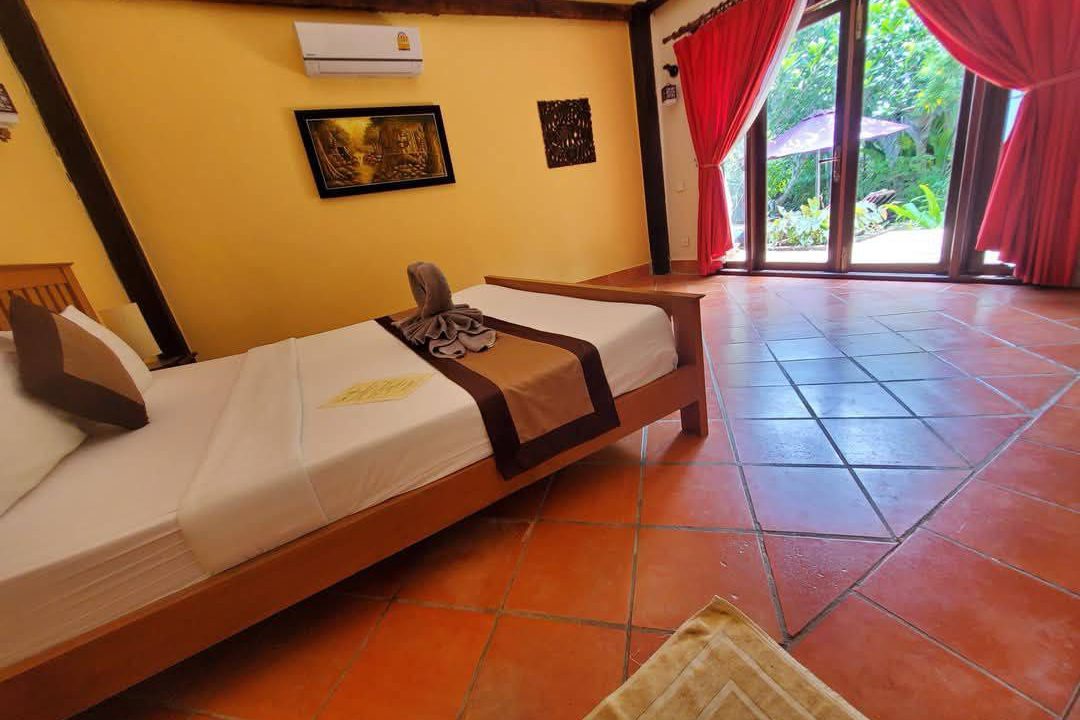 Resort for Rent in Kep – Prime Location Near Crab Market Suite