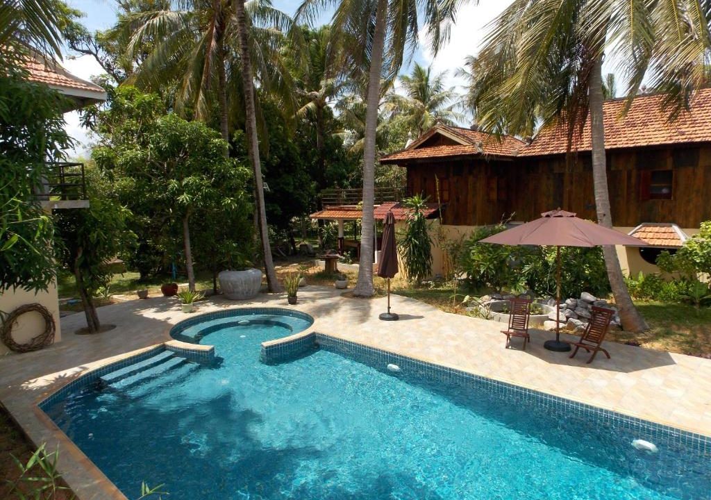 Wooden House for Sale in Kep with Pool, Garden & Guest Facilities – Ideal Investment